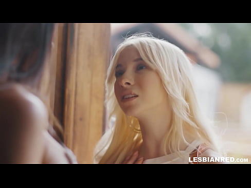 ❤️ Dívka se po několika měsících vrátí domů a skončí u lízání kundy své nevlastní matky ❤️❌ Anal porno u nás ️❤